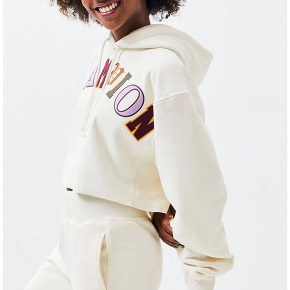 FALL Champion Crème Cropped Reverse Stitch Sweater - Picture 2 of 8